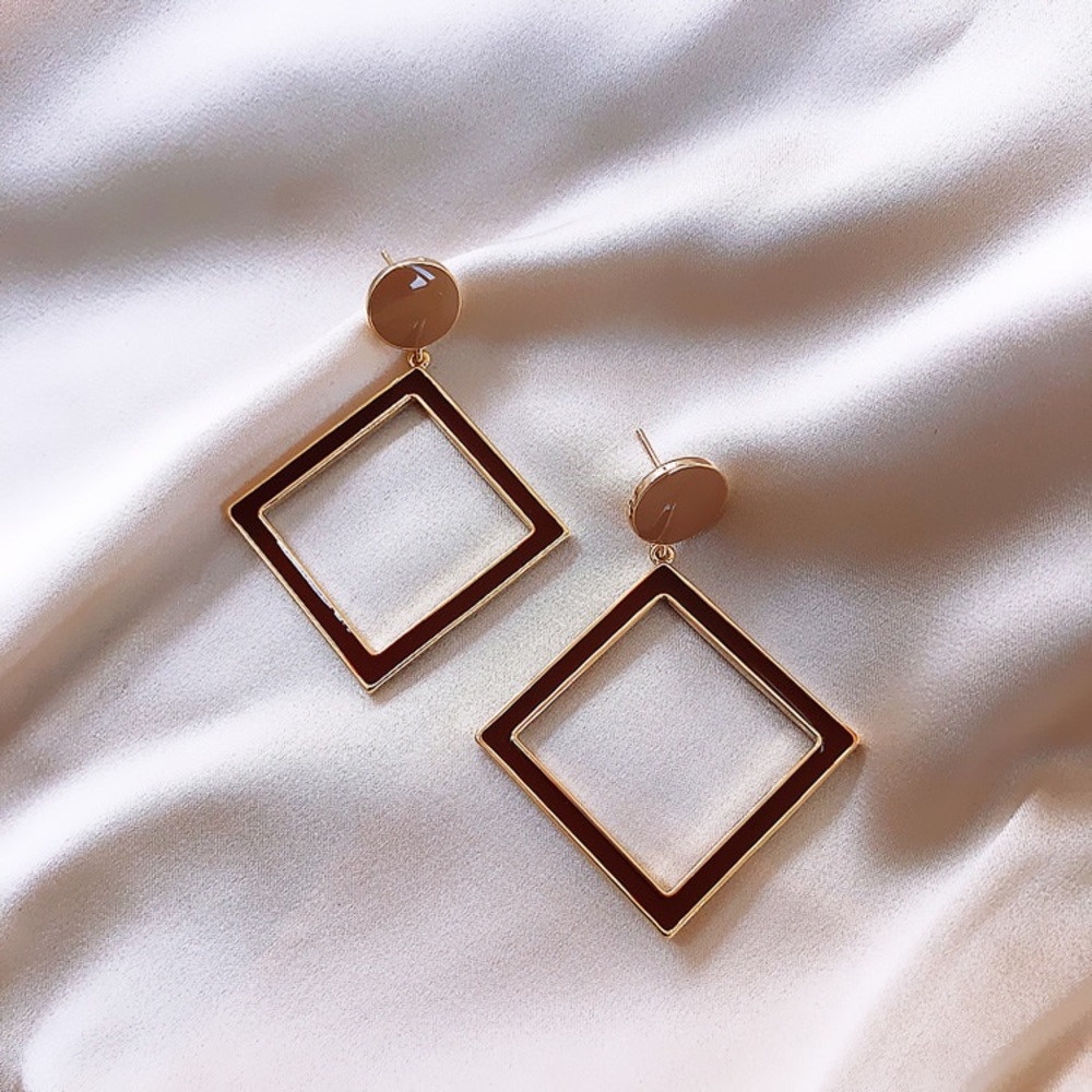 Trendy Vintage Retro Earrings